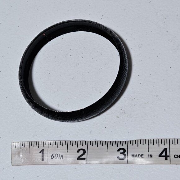 Elegant Black Carbon Fiber Bangle Bracelet Classic Minimalist Fashion Jewelry - Picture 3 of 3